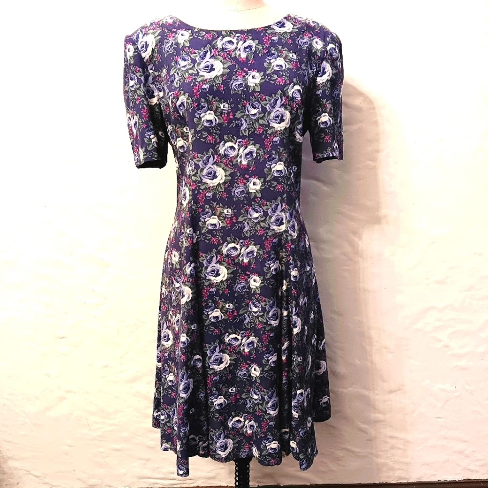 Vintage rayon cottagecore tie-back, lace-up dress. Karin Stevens. Sz 10.